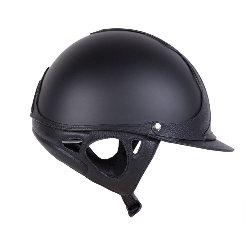 Reference Black/Black logo helmet