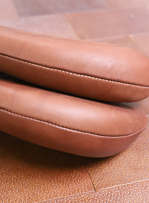 DTA panels from the leather custom saddle are important for horse's and rider's comfort